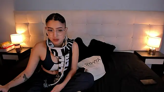 Zowi Hottiee online show from January 22, 2025, 2:37 am