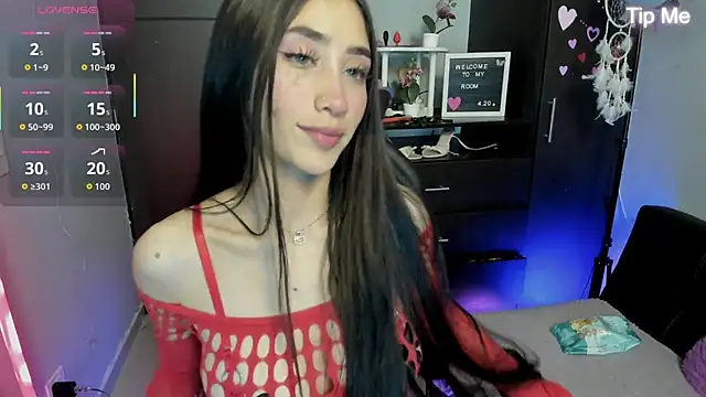 Emilytafur online show from November 28, 2025, 9:26 pm