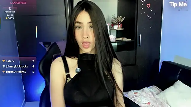 Snapshot of Emilytafur chatting on May 30, 2026, 8:36 pm Emilytafur online show from May 30, 2026, 8:36 pm
