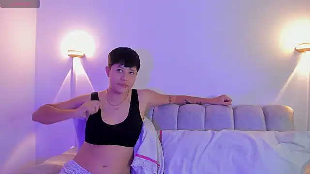 violet casper  online show from October 16, 2025, 4:54 am