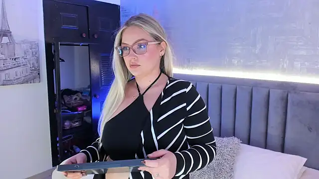 GaiaBaker online show from November 28, 2025, 1:55 pm