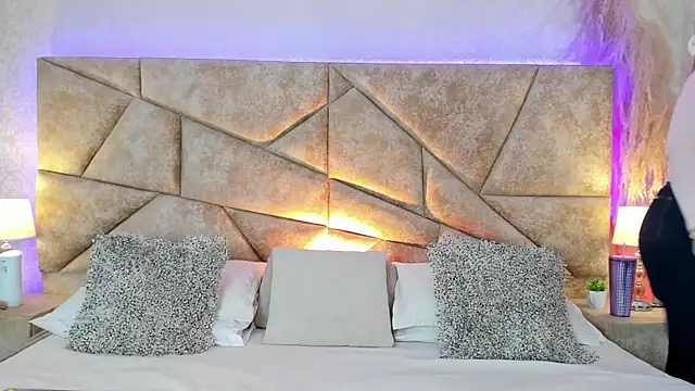 Snapshot of GaiaBaker chatting on September 30, 2025, 1:33 am GaiaBaker online show from September 30, 2025, 1:33 am