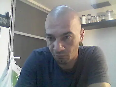 donnuozfutura online show from November 6, 2025, 5:44 am