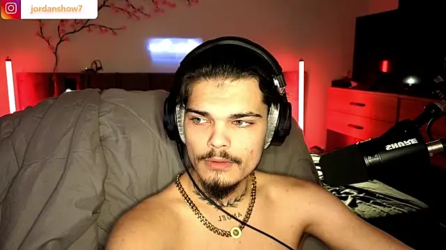 Snapshot of JordanShow chatting on February 10, 2026, 6:40 pm JordanShow online show from February 10, 2026, 6:40 pm