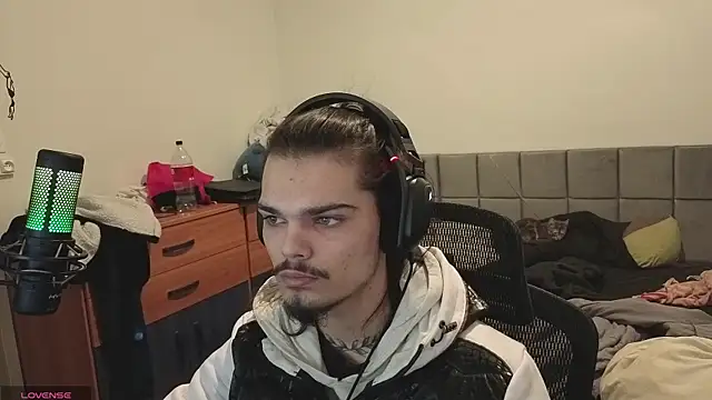 Snapshot of JordanShow chatting on March 5, 2025, 7:27 am JordanShow online show from March 5, 2025, 7:27 am