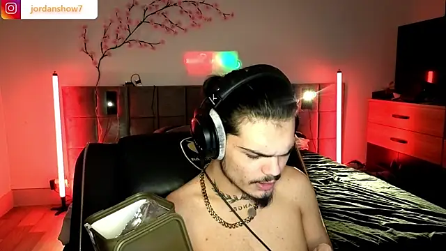 Snapshot of JordanShow chatting on February 12, 2026, 3:56 pm JordanShow online show from February 12, 2026, 3:56 pm