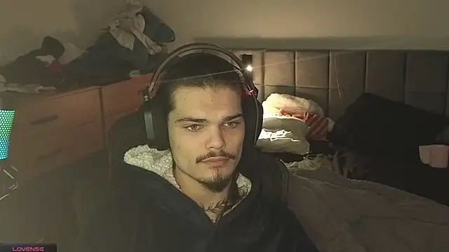 Snapshot of JordanShow chatting on March 8, 2025, 8:33 am JordanShow online show from March 8, 2025, 8:33 am