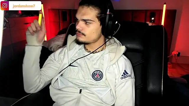 Snapshot of JordanShow chatting on October 1, 2025, 2:32 pm JordanShow online show from October 1, 2025, 2:32 pm