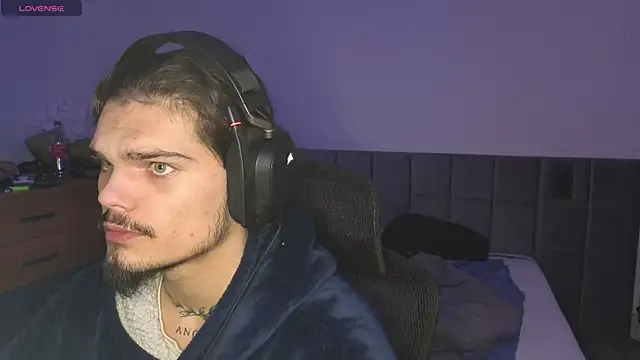 Snapshot of JordanShow chatting on March 21, 2025, 11:12 pm JordanShow online show from March 21, 2025, 11:12 pm