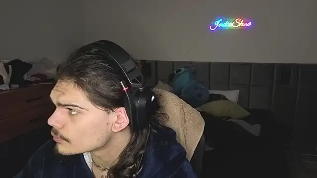 Snapshot of JordanShow chatting on February 22, 2025, 3:14 pm JordanShow online show from February 22, 2025, 3:14 pm