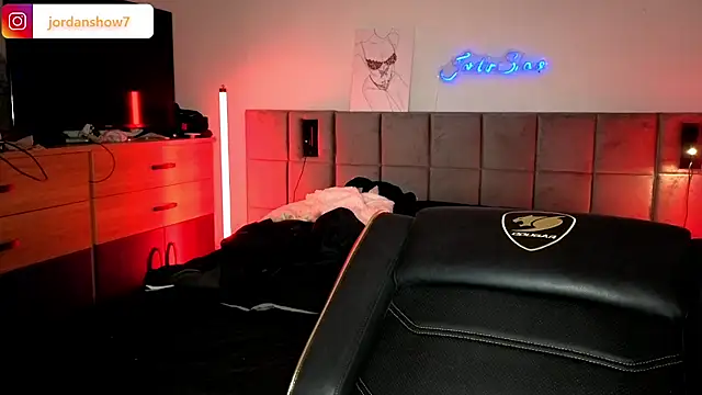 Snapshot of JordanShow chatting on September 29, 2025, 4:23 pm JordanShow online show from September 29, 2025, 4:23 pm