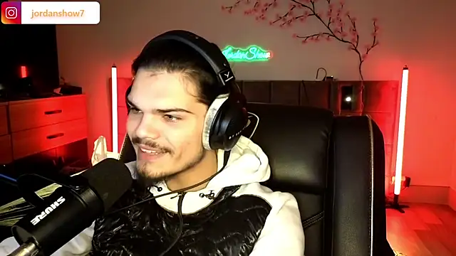 Snapshot of JordanShow chatting on February 7, 2026, 8:50 pm JordanShow online show from February 7, 2026, 8:50 pm