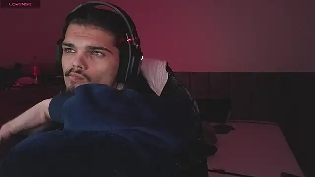 Snapshot of JordanShow chatting on March 19, 2025, 8:54 pm JordanShow online show from March 19, 2025, 8:54 pm