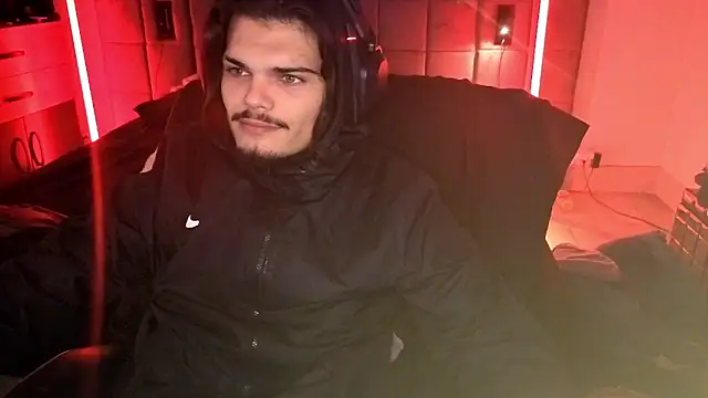 Snapshot of JordanShow chatting on October 4, 2025, 8:21 pm JordanShow online show from October 4, 2025, 8:21 pm