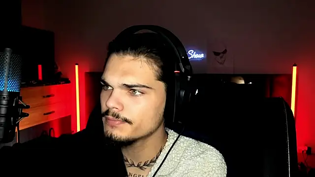 Snapshot of JordanShow chatting on October 28, 2025, 4:39 pm JordanShow online show from October 28, 2025, 4:39 pm