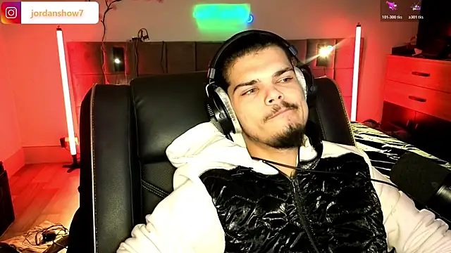 Snapshot of JordanShow chatting on February 9, 2026, 10:19 pm JordanShow online show from February 9, 2026, 10:19 pm