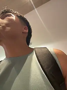 Snapshot of Logan_smith1 chatting on October 31, 2025, 9:43 pm Logan smith1 online show from October 31, 2025, 9:43 pm