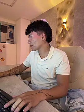 Snapshot of Logan_smith1 chatting on October 24, 2025, 6:23 am Logan smith1 online show from October 24, 2025, 6:23 am