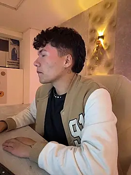 Snapshot of Logan_smith1 chatting on October 23, 2025, 5:39 am Logan smith1 online show from October 23, 2025, 5:39 am