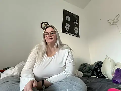 ofeefox online show from January 2, 2025, 1:19 pm