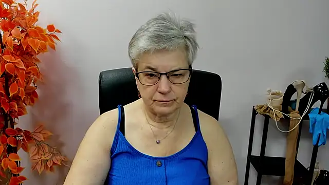 Snapshot of IrisDream chatting on October 7, 2025, 6:14 am IrisDream online show from October 7, 2025, 6:14 am