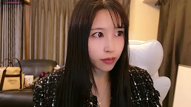 -satomi-jp online show from March 12, 2026, 1:26 pm