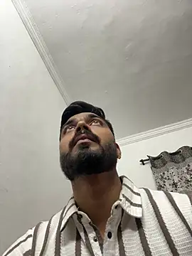 hotboysammy online show from December 17, 2024, 6:42 pm