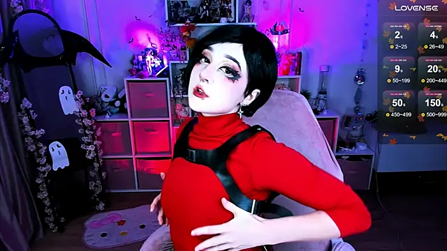 Aki  Ra online show from November 9, 2025, 9:41 pm