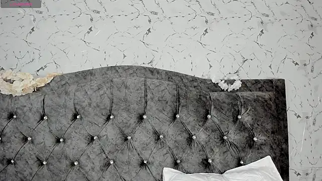 Snapshot of iiris_ chatting on September 20, 2025, 3:17 pm iiris online show from September 20, 2025, 3:17 pm