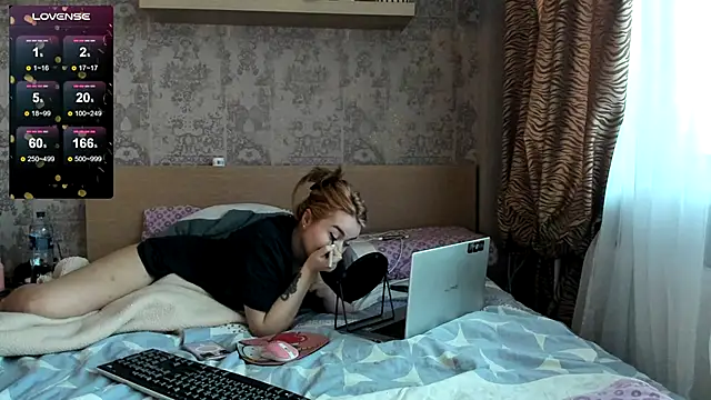 purebeautie13 online show from December 25, 2024, 10:39 am