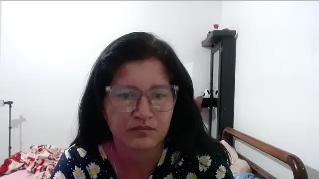 Angelinna Milf online show from September 17, 2025, 4:31 pm
