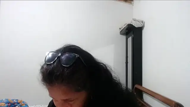 Snapshot of Angelinna_Milf chatting on November 2, 2025, 4:39 am Angelinna Milf online show from November 2, 2025, 4:39 am