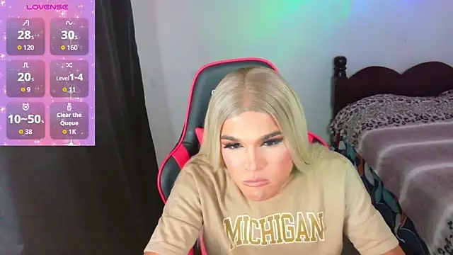 AllisonsweetZ online show from November 5, 2025, 2:31 pm