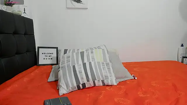 Snapshot of RoddyRich11 chatting on March 7, 2025, 2:12 pm RoddyRich11 online show from March 7, 2025, 2:12 pm