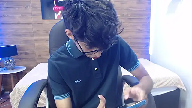 jhoellx online show from February 12, 2025, 1:16 pm