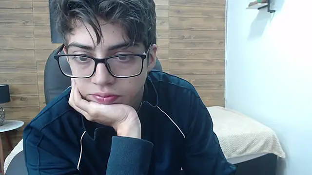 jhoellx online show from February 13, 2025, 12:43 pm