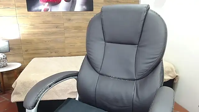 Snapshot of jhoellx chatting on October 7, 2025, 7:48 pm jhoellx online show from October 7, 2025, 7:48 pm