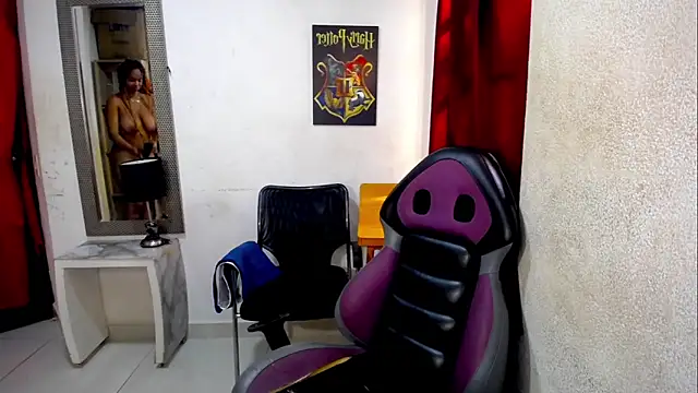 diabla sexyboobs online show from February 14, 2026, 9:37 pm