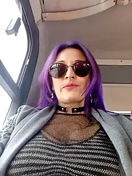 sophie banger online show from November 13, 2025, 6:56 pm