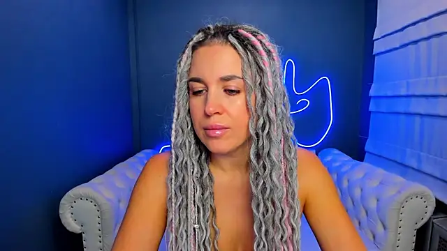 Snapshot of rock_n_roxy chatting on October 14, 2025, 1:17 am rock n roxy online show from October 14, 2025, 1:17 am