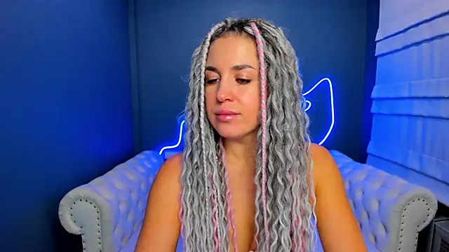 Snapshot of rock_n_roxy chatting on October 9, 2025, 1:50 am rock n roxy online show from October 9, 2025, 1:50 am