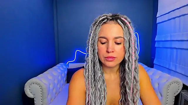 Snapshot of rock_n_roxy chatting on October 13, 2025, 1:29 am rock n roxy online show from October 13, 2025, 1:29 am