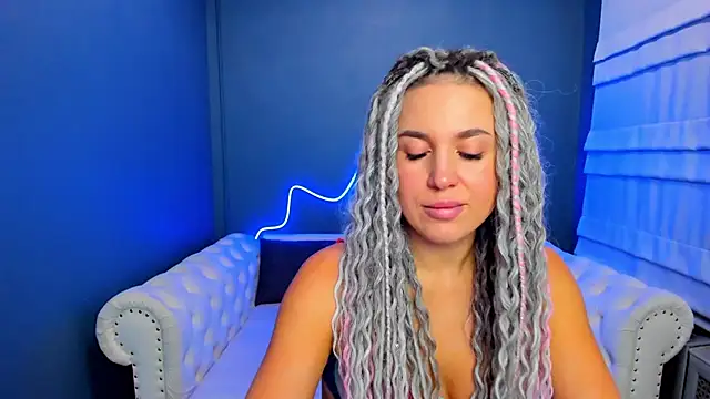 Snapshot of rock_n_roxy chatting on October 3, 2025, 1:20 am rock n roxy online show from October 3, 2025, 1:20 am