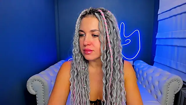 Snapshot of rock_n_roxy chatting on October 6, 2025, 1:18 am rock n roxy online show from October 6, 2025, 1:18 am