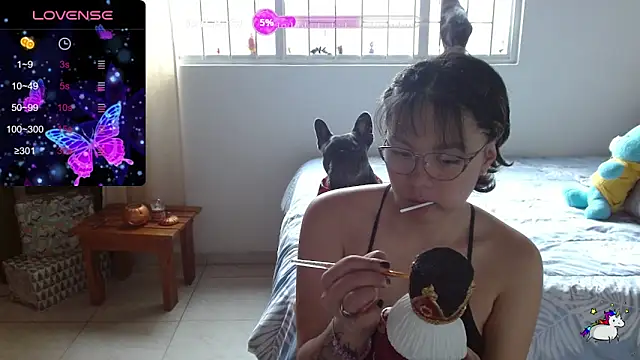 TRIXIE TANG28 online show from December 22, 2025, 7:36 pm