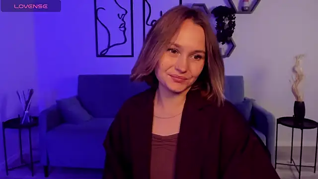 BritnieCute online show from October 6, 2025, 5:19 am