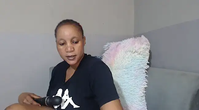 ROUNDDIRTYASSXX online show from March 8, 2025, 10:45 pm