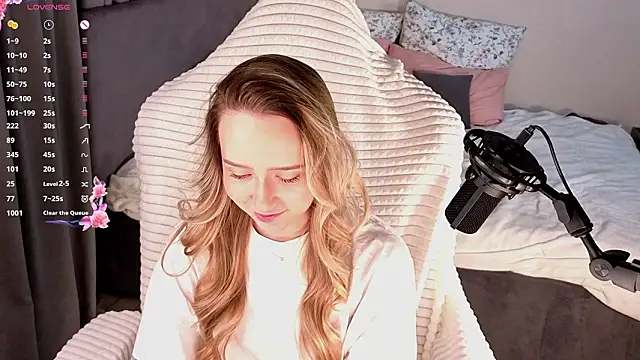 HollisBeckett online show from February 28, 2026, 3:06 am