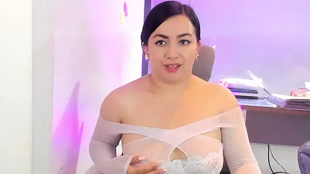 Kimkalifa  online show from September 30, 2025, 12:44 pm