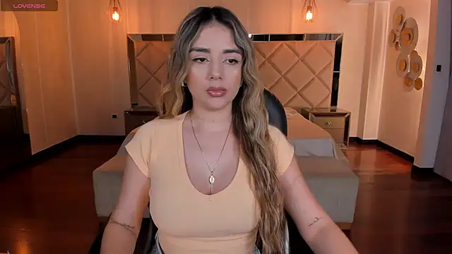 ChloePreston  online show from January 19, 2025, 10:39 am